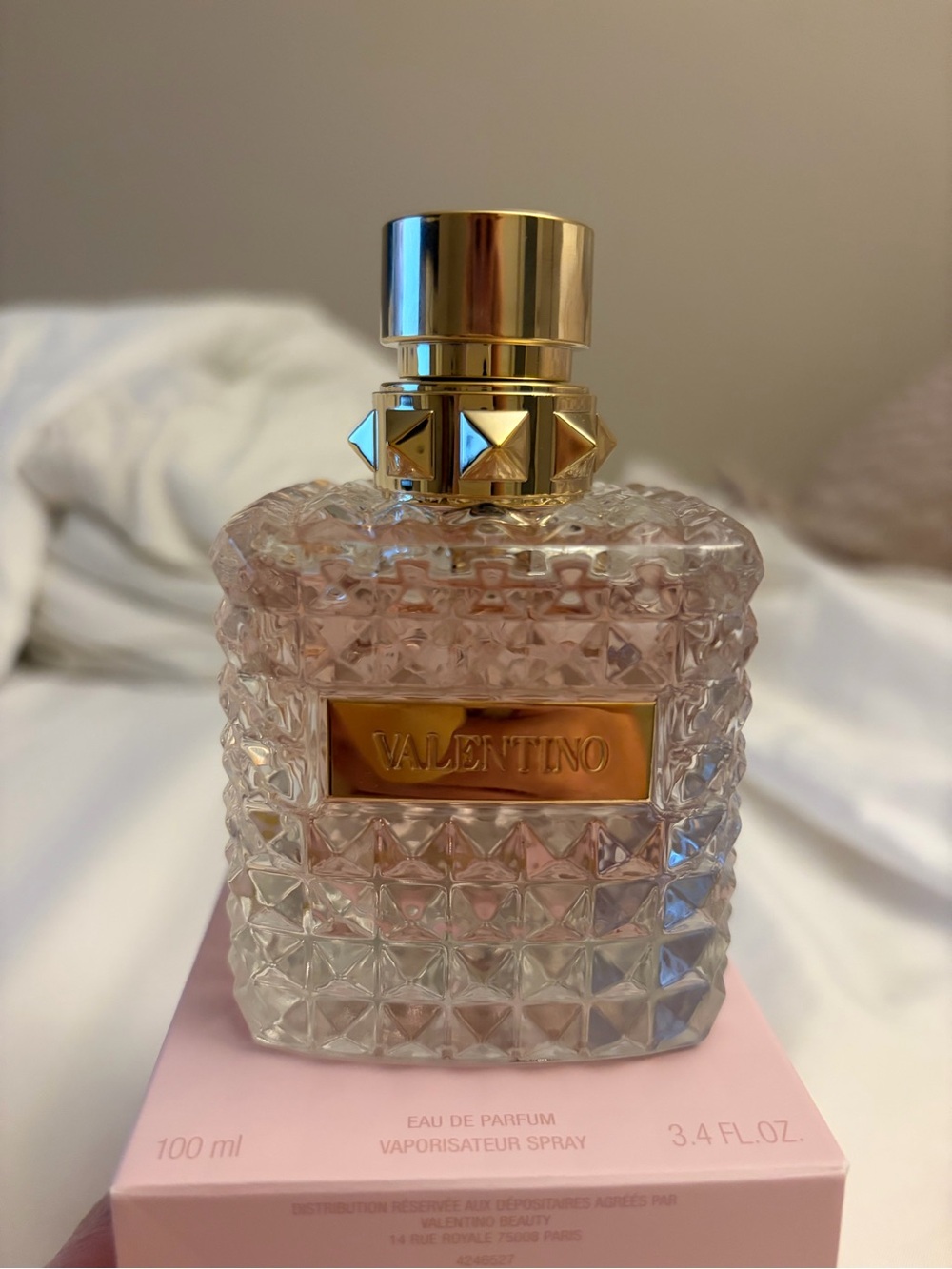 NIB Valentino Pink Box with Gold Logo - Picture 4 of 5